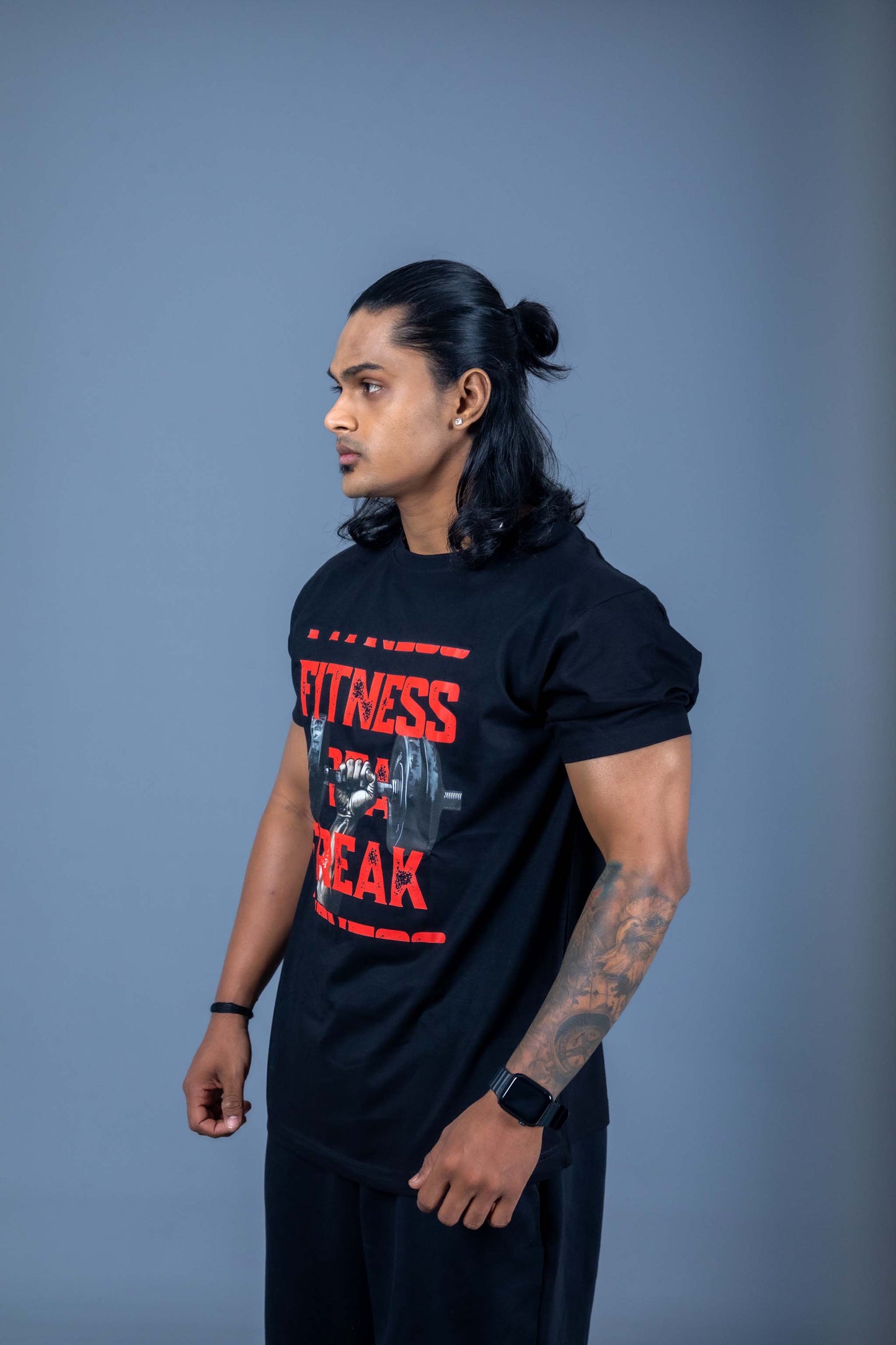 Men’s athleisure attire – comfortable leggings, t-shirts, and sportswear for gym and casual use