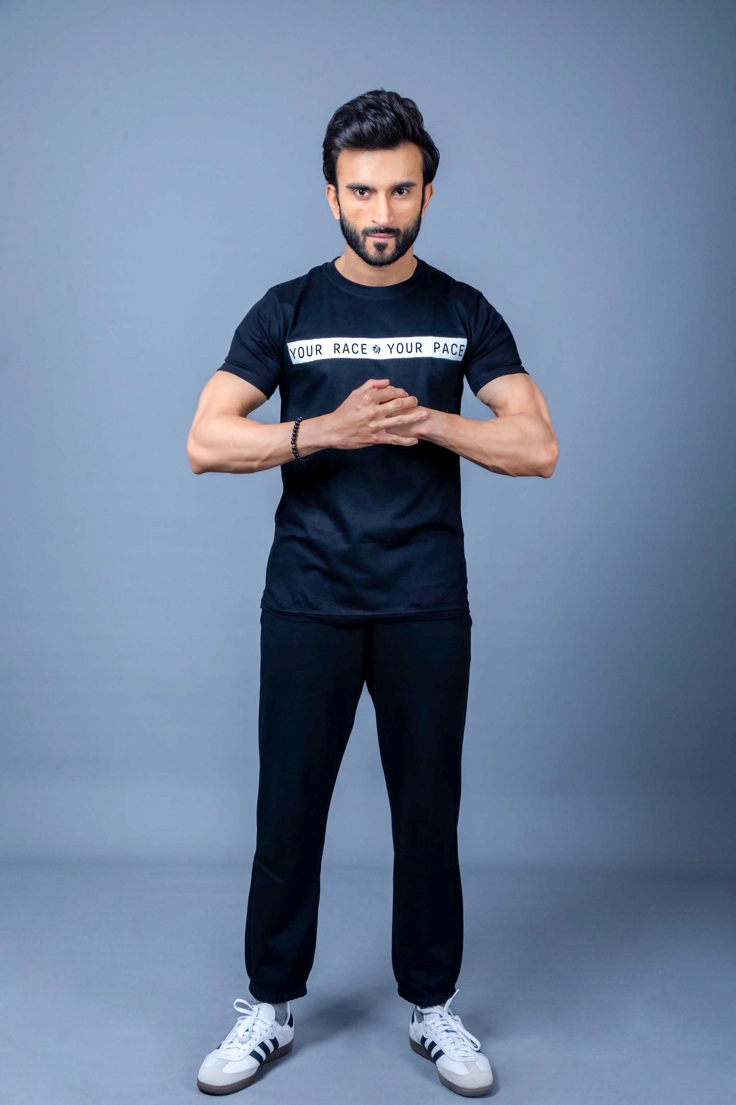 Man wearing stylish and breathable gym clothes for a high-intensity workout