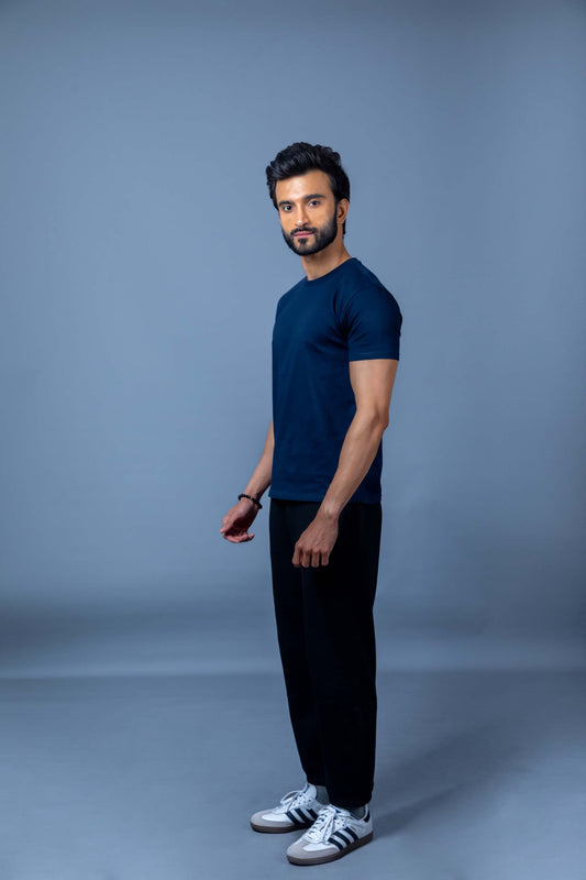 Men's winter gym clothes designed for warmth, breathability, and optimal performance during cold-weather workouts