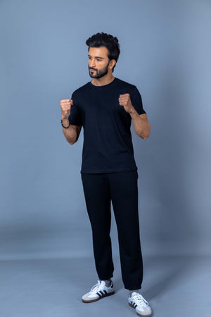 High-quality male workout clothes designed for flexibility, sweat-wicking, and maximum performance
