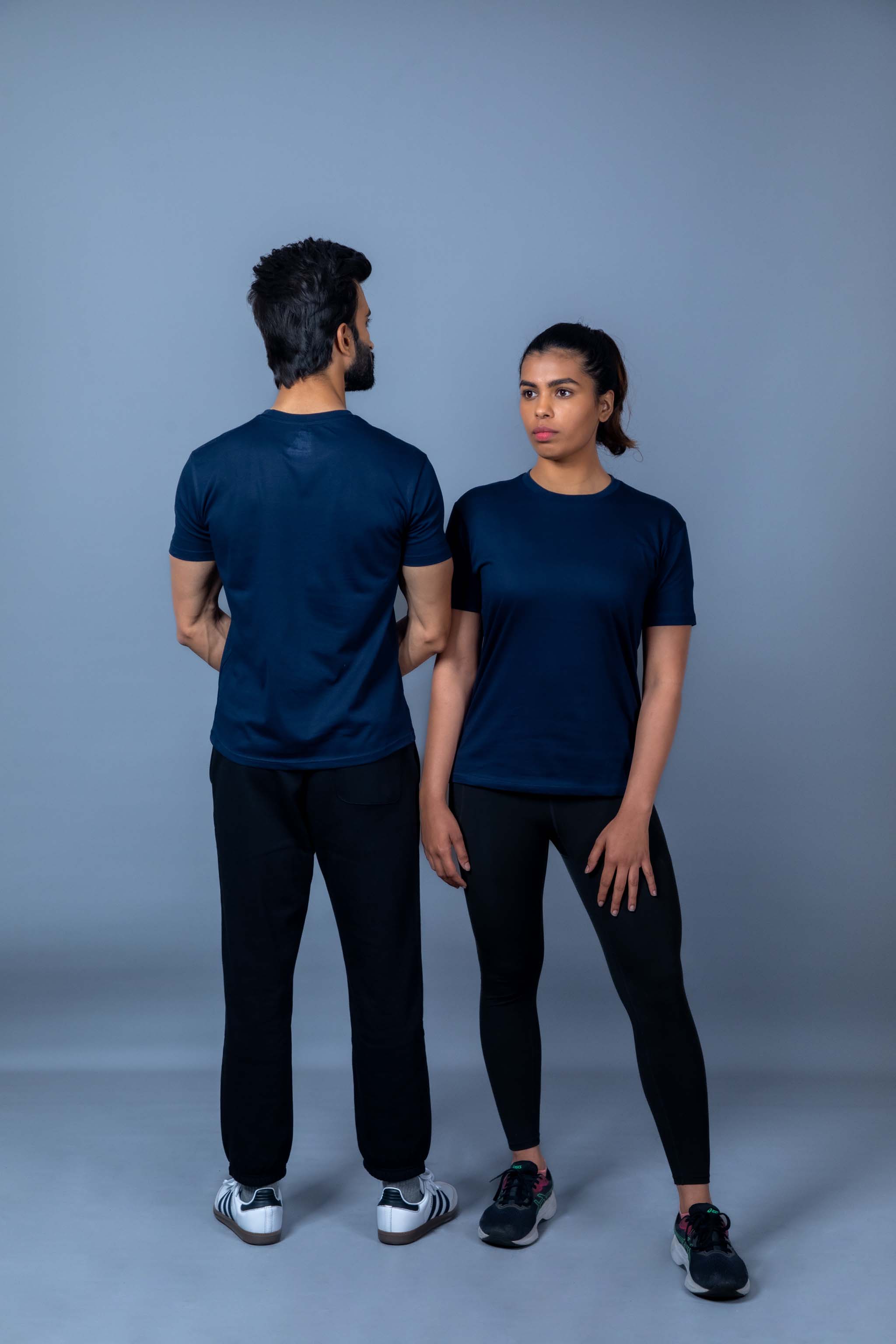 Trendy workout clothes that combine comfort, performance, and style for a modern workout look
